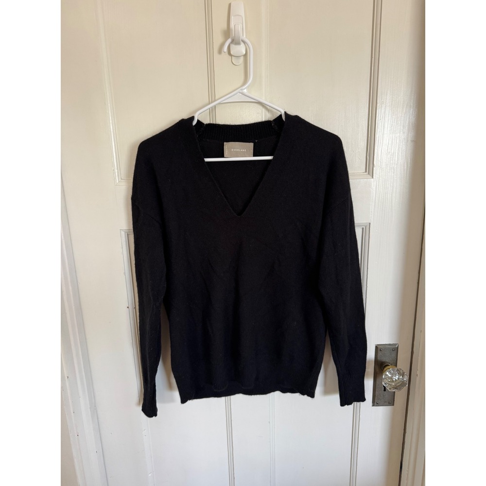 Everlane black cashmere crewneck sweater size small